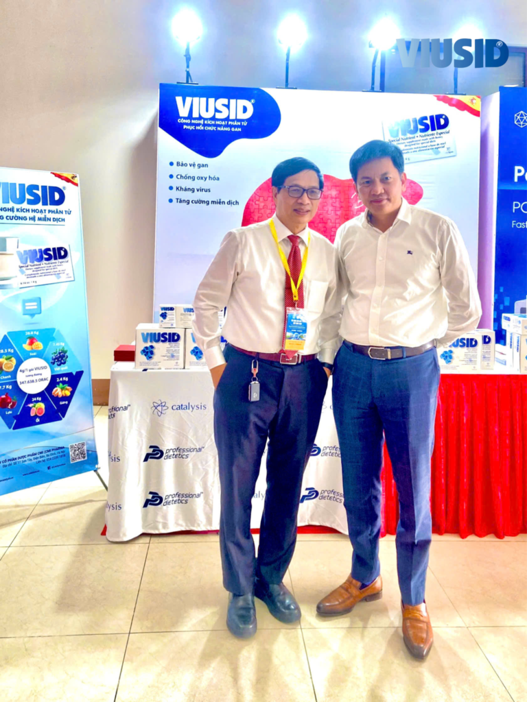 Viusid Việt Nam chụp hình với các khách tham dự hội nghị