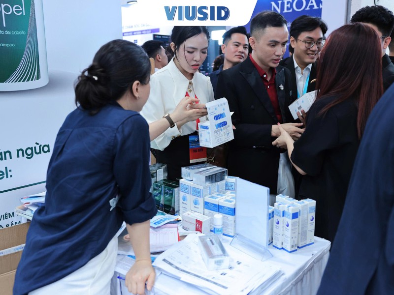 Hỗ trợ tư vấn và trả lời câu hỏi từ bác sĩ